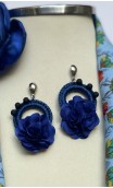 Conjunto Azul de Xale, Brincos de Crochê e Flor